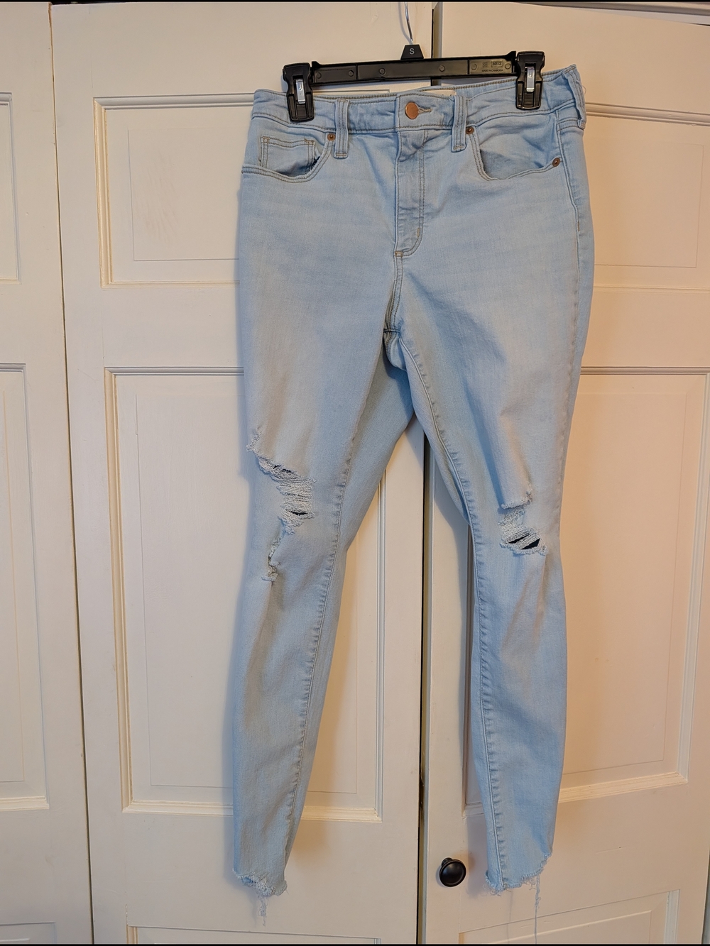 Universal Thread Light Blue Distressed High Rise Skinny Jeans